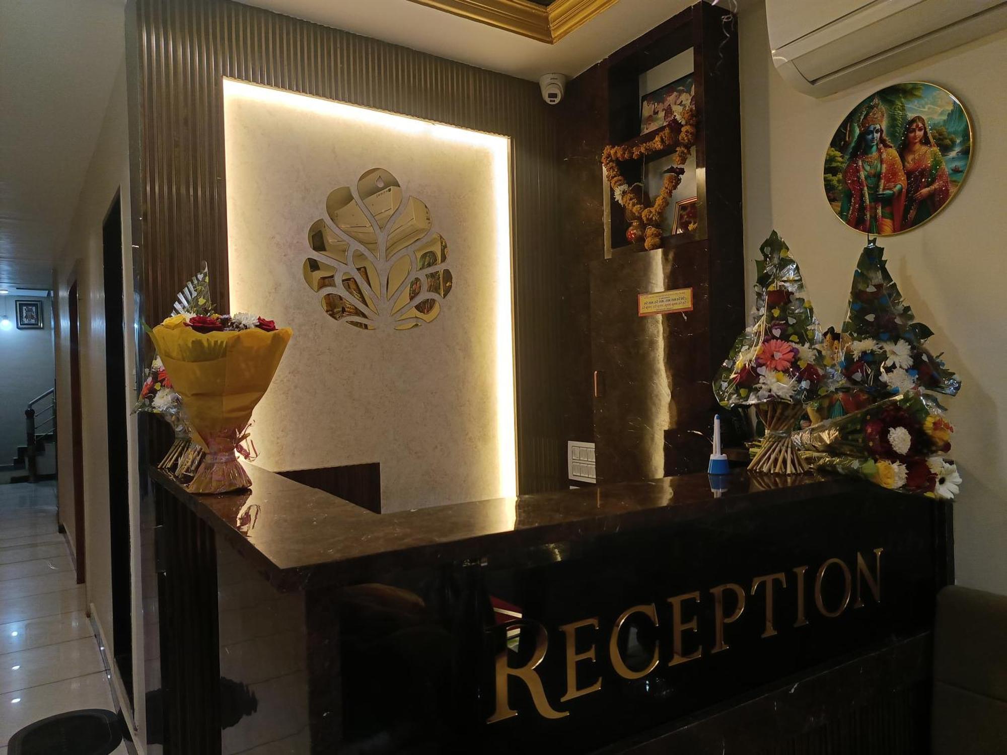 אויאיין Shree Shyamraj Hotel מראה חיצוני תמונה