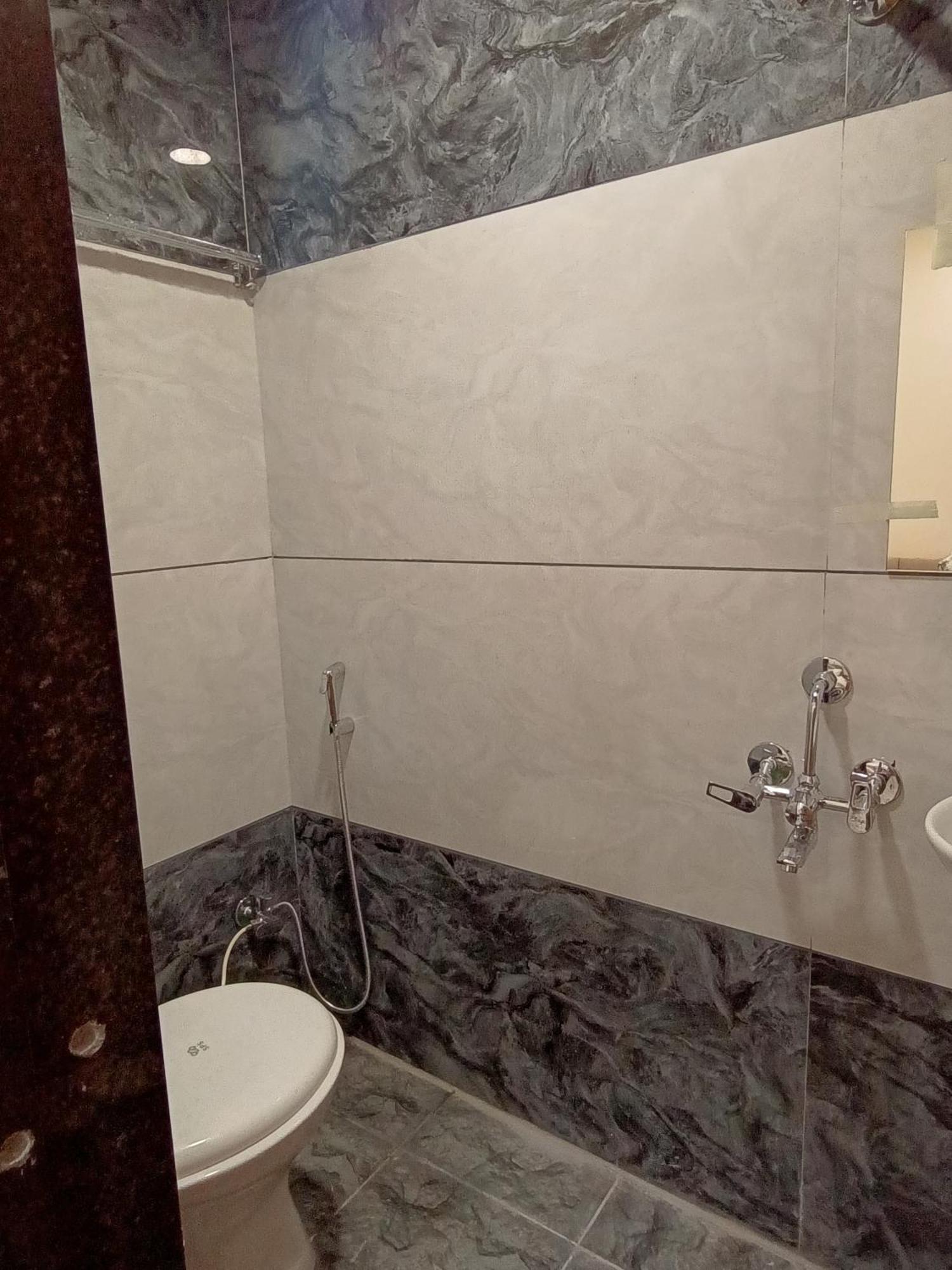 אויאיין Shree Shyamraj Hotel מראה חיצוני תמונה