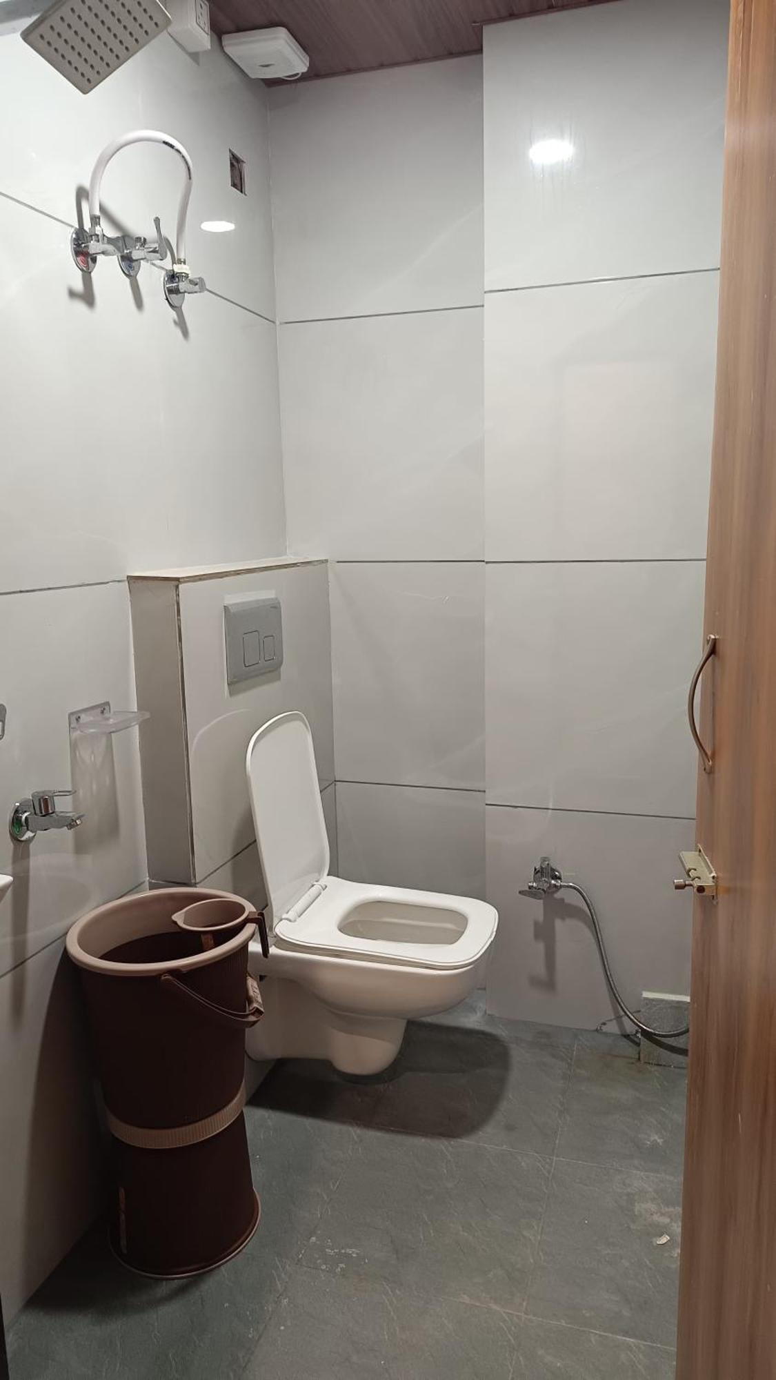אויאיין Shree Shyamraj Hotel מראה חיצוני תמונה