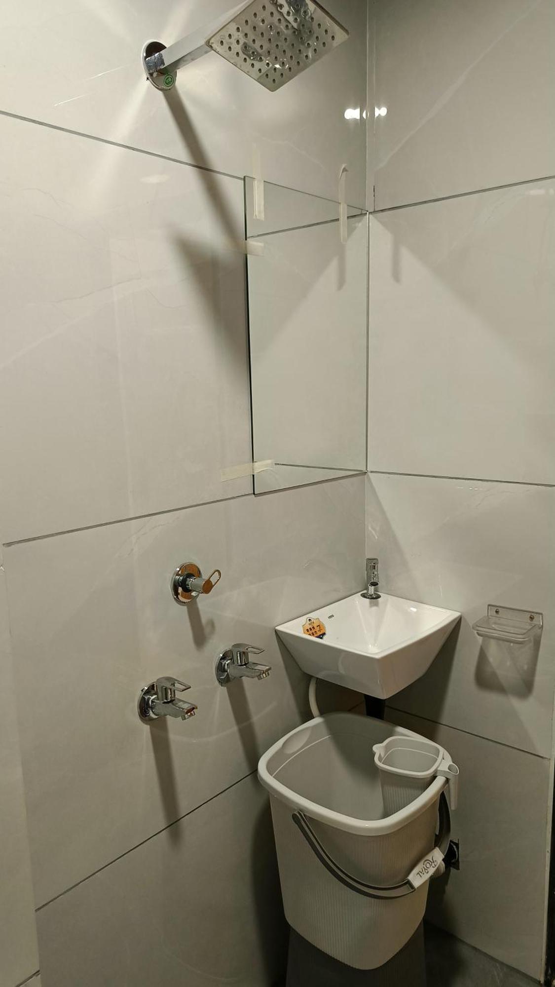אויאיין Shree Shyamraj Hotel מראה חיצוני תמונה