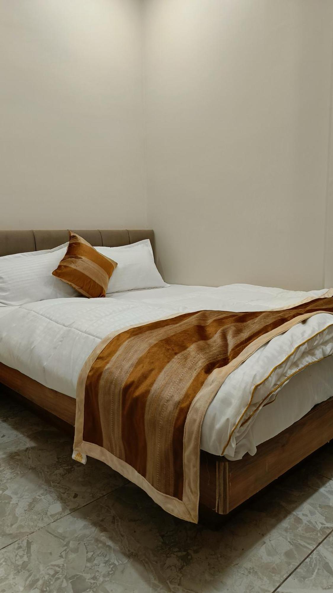 אויאיין Shree Shyamraj Hotel מראה חיצוני תמונה